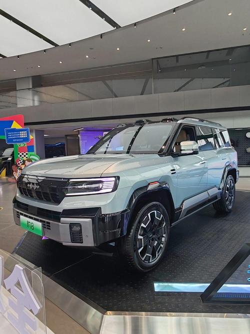 重庆90比亚迪方程豹硬派越野的爆款，英菲尼迪35周年与你共成长